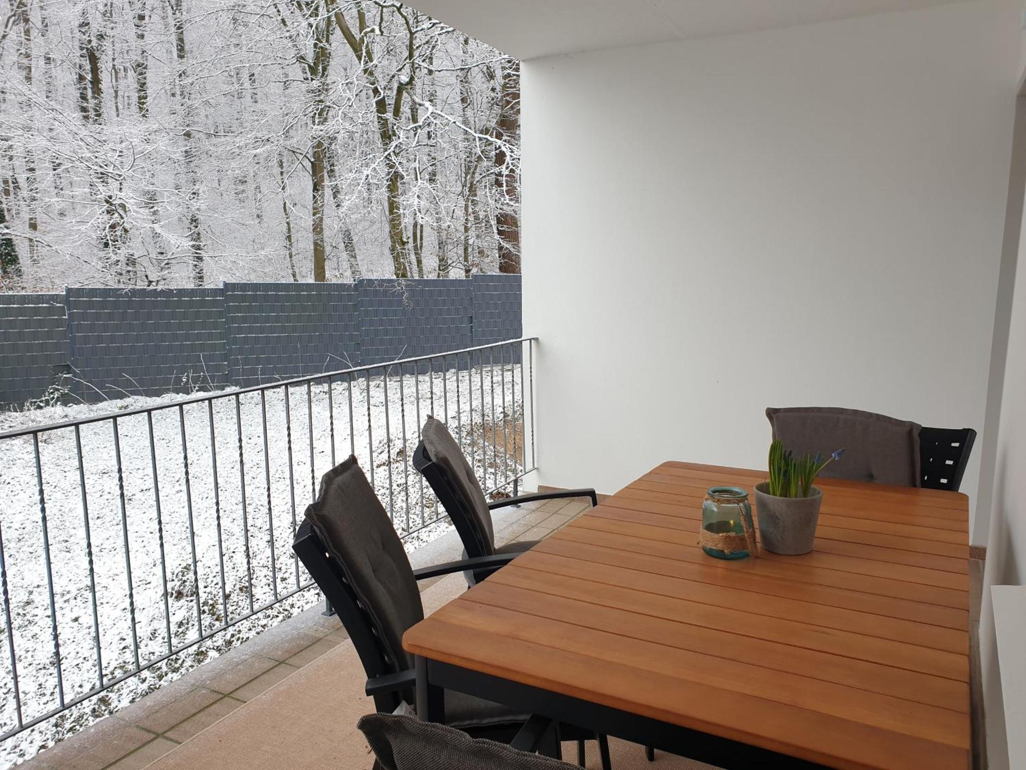 Fewo Winter In Der Villa Waldrand Mit Zwei Balkonen Bad Wunnenberg Exterior photo